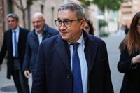 Rovira dice que el Gobierno "rectifica" y deja exentas del IRPF las ayudas autonómicas por la dana tras pedirlo Llorca