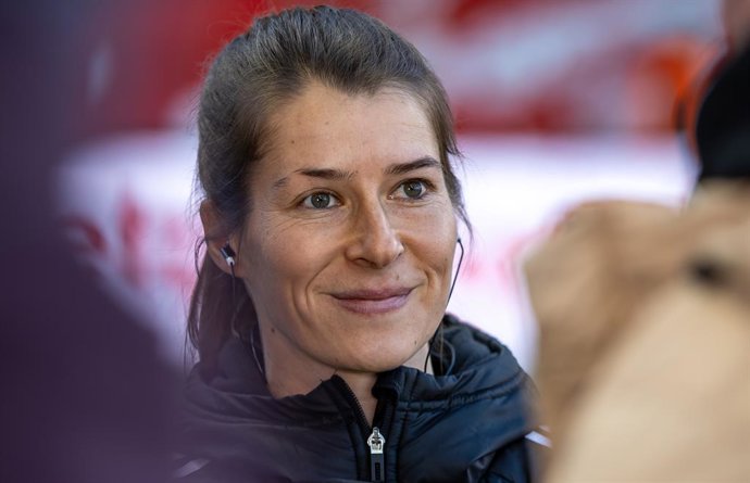 Archivo - FILED - 28 January 2024, Berlin: Union Berlin's co-trainer Marie-Louise Eta smiles during the Bundesliga soccer match between 1. FC Union Berlin and Darmstadt 98 at An der Alten Foersterei. Photo: Andreas Gora/dpa