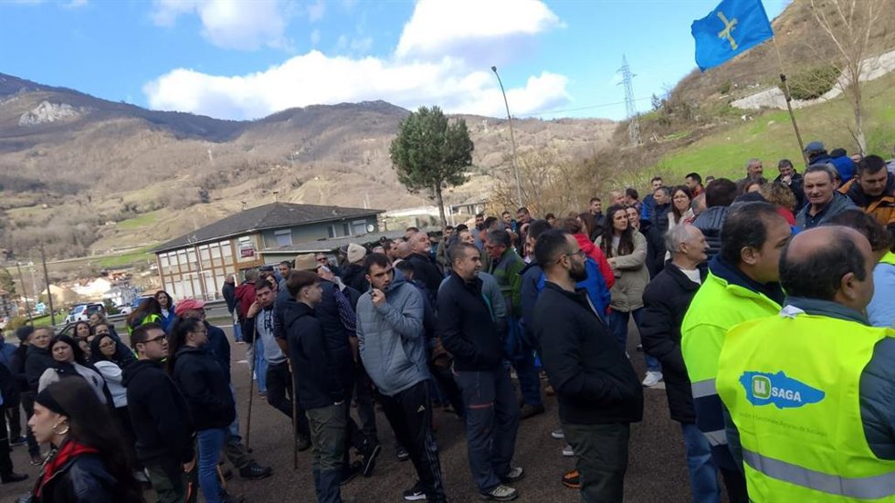 Concentración en La Franca (Ribadedeva) el pasado 29 de enero.