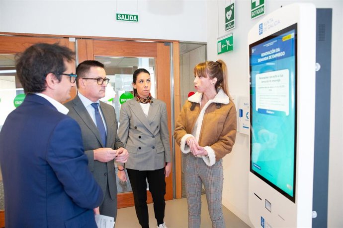 Archivo - Oficina de empleo con cajero autoservicio