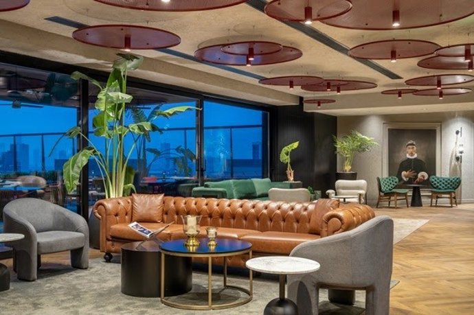 Radisson RED Izmir Point Bornova,