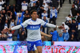 Futbol, Universidad Catolica vs Universidad de Concepcion Fase de grupos, Copa de la Liga 2026. El jugador de Universidad Catolica Diego Valencia, centro, celebra su gol durante el partido de copa de la liga por el grupo B contra Universidad de