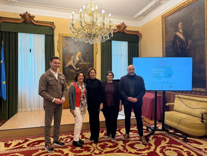 Presentación de la Jornada 'Juntas y Visibles', de la Asociación Española Cáncer de Mama Metastásico (AECMM), que se celebra este martes en Gijón.