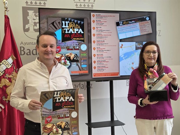 El concejal de Turismo y Patrimonio Histórico, Rubén Galea, y la presidenta de ACEX, Ángelica Trejo, han presentado esta nueva edición de la Ruta de la Tapa Sin Gluten.