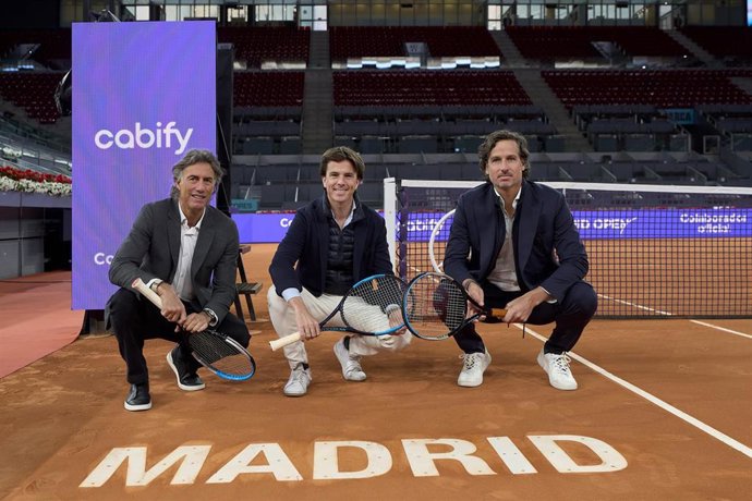 El consejero delegado del Mutua Madrid Open, Gerard Tsobanian; el director general de Cabify, Alberto González; y el codirector del Mutua Madrid Open, Feliciano López