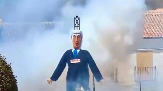 Quema del tradicional Judas el Domingo de Resurrección