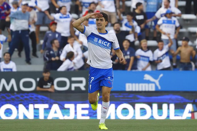Futbol, Universidad Catolica vs Palestino Fecha 8, Liga de Primera 2026. El jugador de Universidad Catolica Justo Giani, celebra tras marcar un  gol contra Palestino durante un partido de la liga de primera realizado en el estadio Claro Arena de