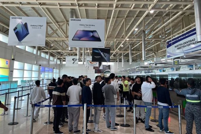 Venezolanos llegados de Estados Unidos en el 132º vuelo de deportación desde Estados Unidos acogido por la iniciativa del Estado venezolano Gran Misión Vuelta a la Patria