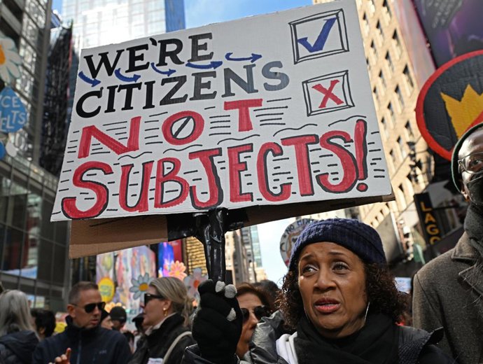 March 28, 2026, New York, New York, USA: March 28, 2026 - New York, NY, USA -    The Manhattan  "No Kings" march that moved down Seventh Avenue form Central Park, through Times Square all the way to 34th Street brought out 10's of thousands of participant