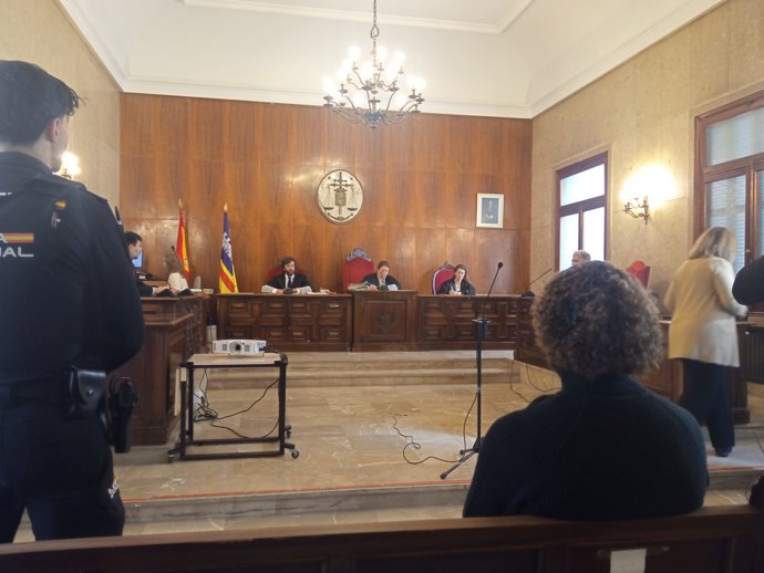 El acusado, en la Audiencia Provincial.