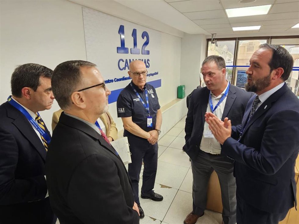 El viceconsejero de Emergencias del Gobierno de Canarias, recibe a una delegación de la NASA para evaluar la capacidad operativa de la mkisión espacial Artemis