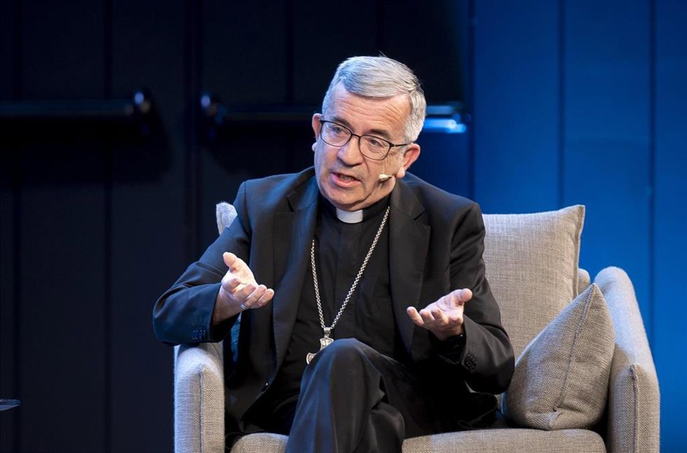 El presidente de la CEE y arzobispo de Valladolid, Monseñor Luis Argüello, durante un nuevo encuentro de la Fundación Pablo VI, a 14 de abril de 2026, en Madrid (España).