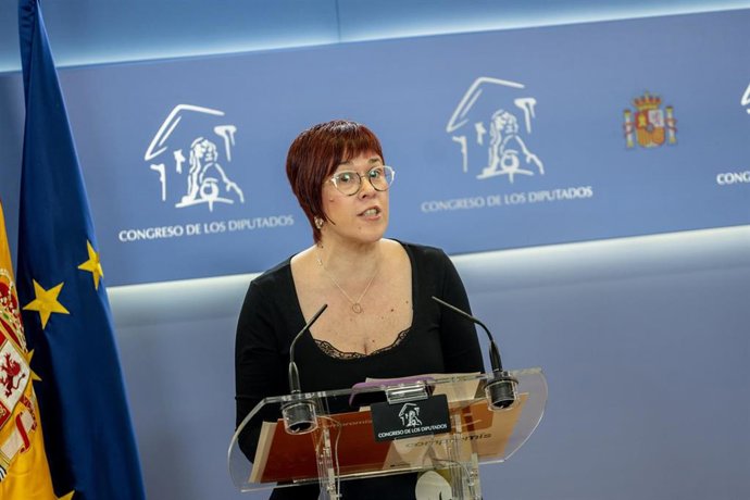Archivo - La diputada de Compromís, Águeda Micó, durante una rueda de prensa, en el Congreso de los Diputados, a 10 de marzo de 2026, en Madrid (España).