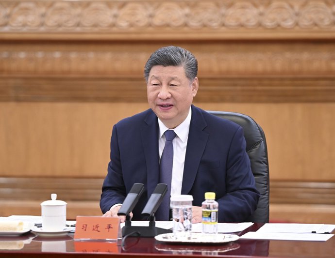 BEIJING, April 10, 2026  -- Xi Jinping, general secretary of the Communist Party of China (CPC) Central Committee, meets with a delegation of the Chinese Kuomintang (KMT) party led by its chairwoman Cheng Li-wun in Beijing, capital of China, April 10, 