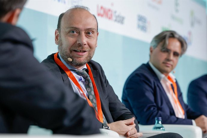 El subdirector general de Energía Eléctrica del MITECO, Carlos Redondo, en la VI Cumbre de Autoconsumo, organizada por la UNEF.