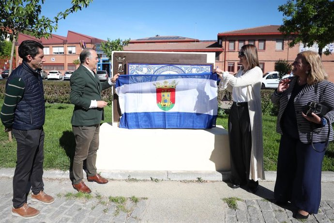 Archivo - Inauguración de la segunda fase de los murales de las letras en Talavera.