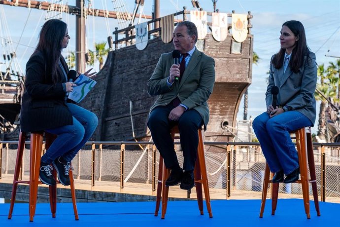 Jornada de promoción turística en el Muelle de las Carabelas.