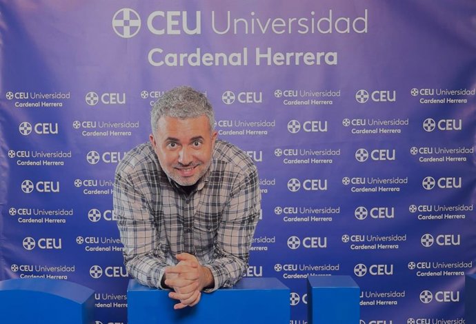 El profesor Pedro Alarcón