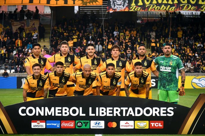 Futbol, Coquimbo Unido vs Nacional. Fase de Grupos, Copa Libertadores 2026. El equipo de Coquimbo Unido es fotografiado durante un partido del grupo B de la copa libertadores disputado en el estadio Francisco Sanchez Rumoroso en Coquimbo,