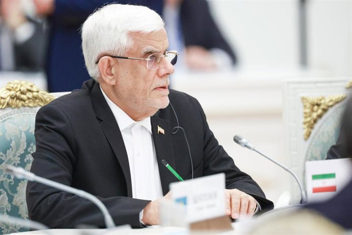 Archivo - El vicepresidente primero de Irán, Mohamed Reza Aref, durante una reunión en Rusia en noviembre de 2025 (archivo)
