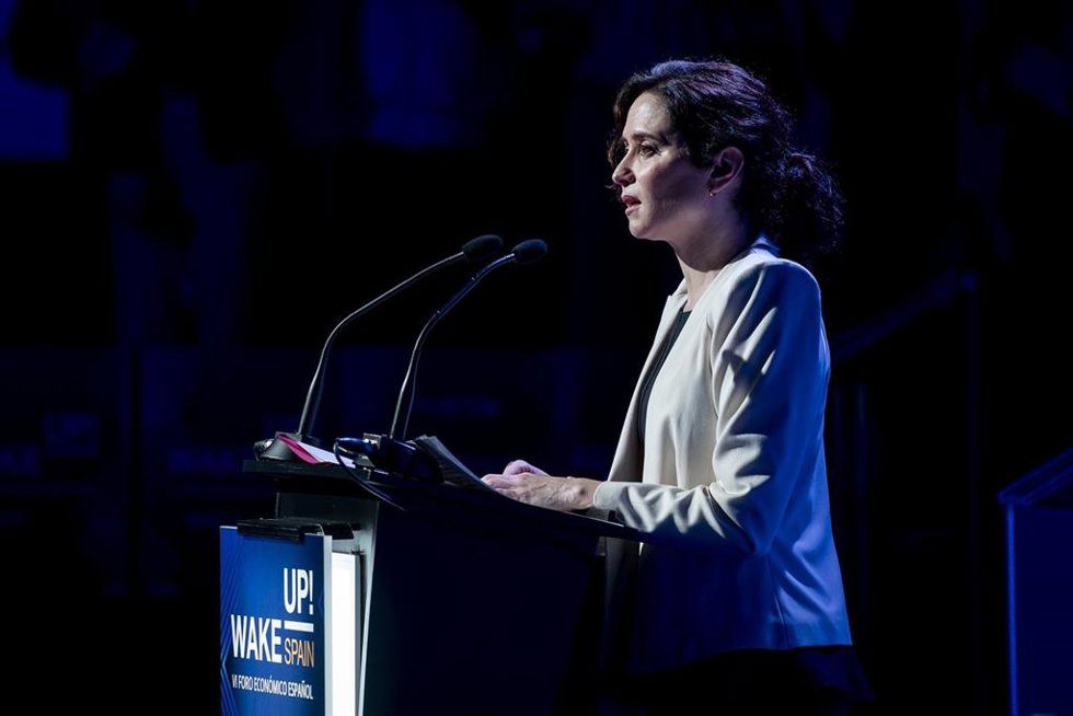 La presidenta de la Comunidad de Madrid, Isabel Díaz Ayuso, interviene en el simposio 'Wake Up, Spain! Wake Up, Europe!', organizado por 'El Español', a 14 de abril de 2026, en Madrid (España). Ayuso ha intervenido en la sexta edición del foro económico W