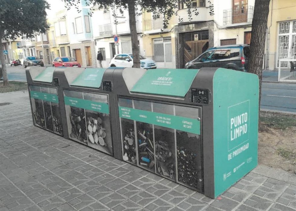 La actuación permitirá acercar este servicio a la ciudadanía y facilitar la recogida de residuos domésticos durante las 24 horas del día
