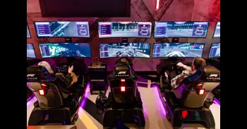 F1 Arcade calienta motores para su apertura en Madrid, con cerca de 70 simuladores para una experiencia inmersiva