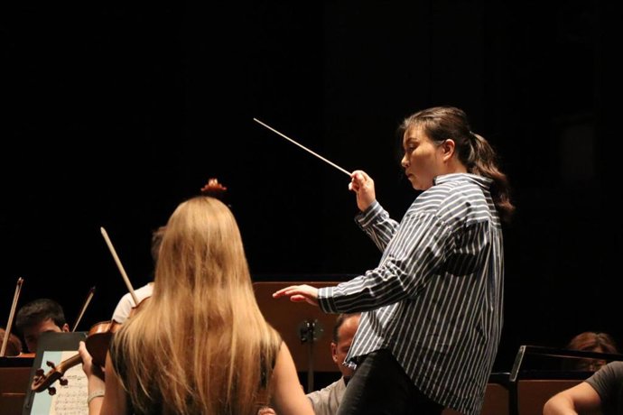 La ROSS une creación contemporánea y grandes clásicos en el XI programa de abono bajo la batuta de Shi-Yeon Sung.