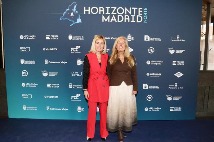 La alcaldesa de Alcobendas, Rocío García, con la consejera de Economía, Hacienda y Empeo, Rocío Albert.