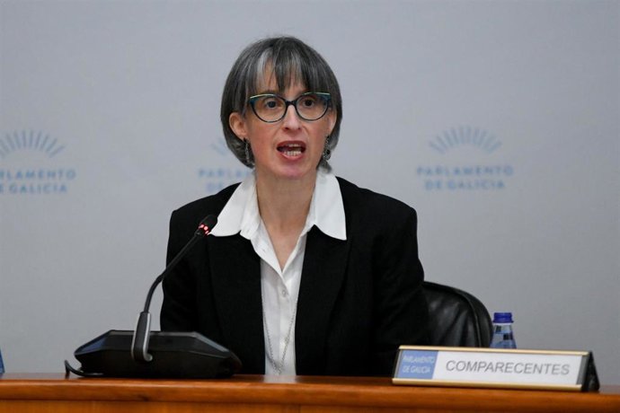 La directora xeral de Desenvolvemento Pesqueiro, Ángeles V. Suárez,en comisión