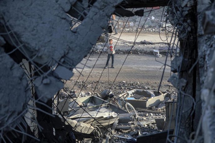 Archivo - Daños tras un bombardeo de Israel contra la ciudad de Gaza, en el norte de la Franja, tras un bombardeo en noviembre de 2025 (archivo)