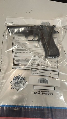 Pistola de aire comprimido requisada por la Policía Municipal de Barakaldo.