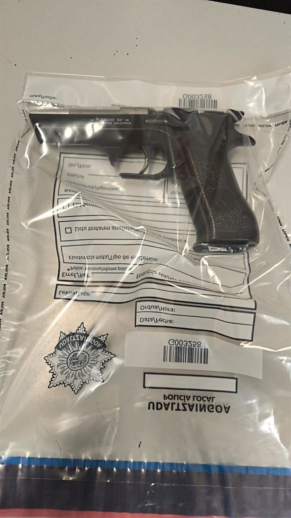Pistola de aire comprimido requisada por la Policía Municipal de Barakaldo.