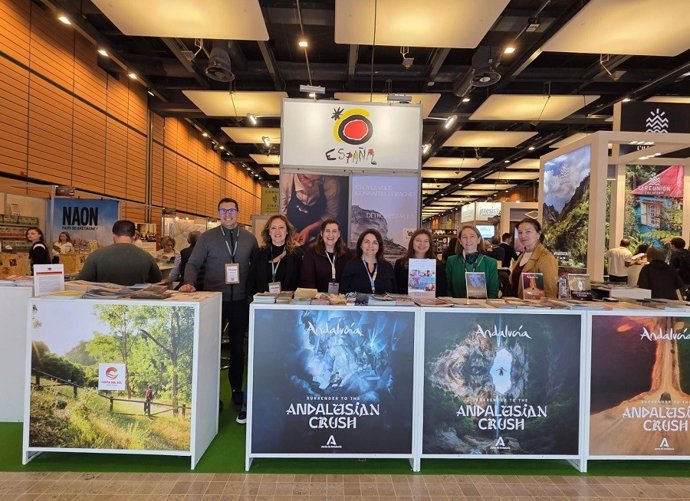 Turismo Costa del Sol promociona su oferta de senderismo y de turismo activo en el Salon du Randonneur de Lyon, una de las principales ferias de senderismo de Europa