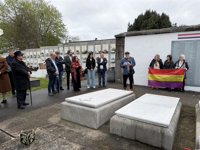 Avilés homenajea a las víctimas de la represión franquista en La Carriona