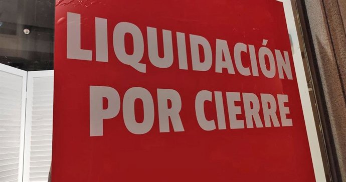 Cartel de liquidación por cierre.