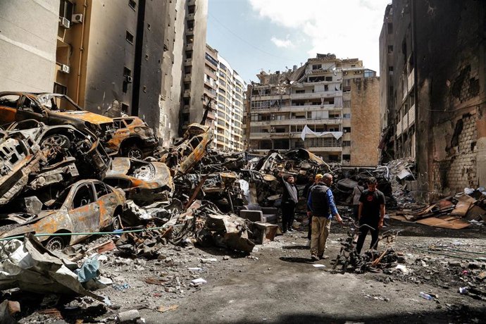 Una calle de Beirut tras un bombardeo aéreo de Israel