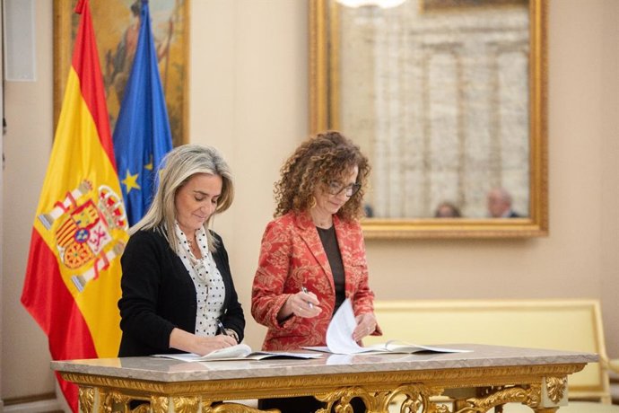 Defensa, Correos y otras cinco instituciones se unen a la Alianza STEAM de Educación para impulsar el talento femenino.