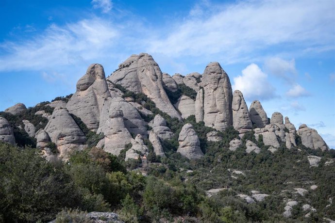 Archivo - La montaña de Montserrat.