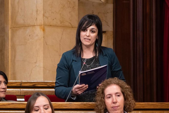 La diputada y presidenta de Aliança Catalana, Silvia Orriols, durante un pleno del Parlament 