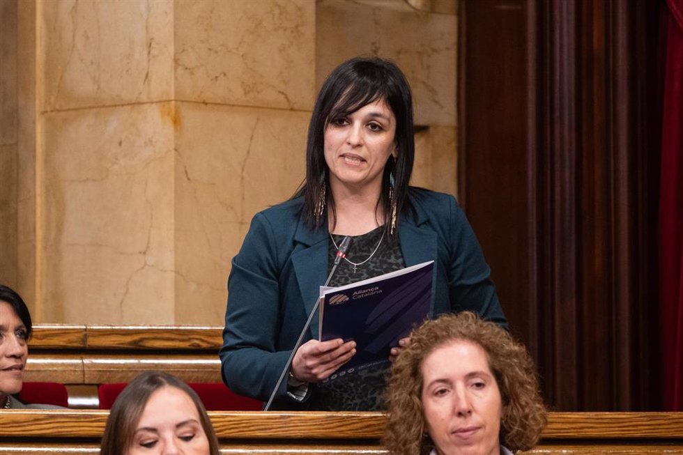 La diputada y presidenta de Aliança Catalana, Silvia Orriols, durante un pleno del Parlament