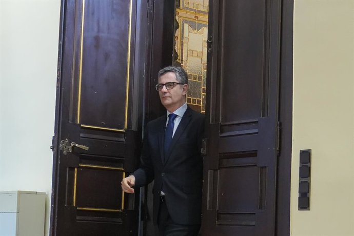 Archivo - El ministro de la Presidencia, Relaciones con las Cortes y Justicia, Félix Bolaños, llega a realizar una declaración sobre la respuesta del TS al juez Peinado, en la Delegación del Gobierno, a 16 de julio de 2025, en Barcelona, Cataluña (España)