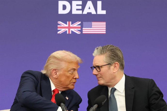 Archivo - Donald Trump y Keir Starmer.