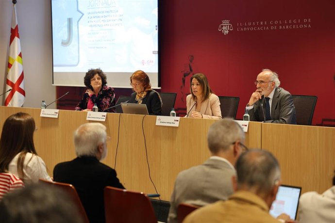 Momento de inauguración de la jornada