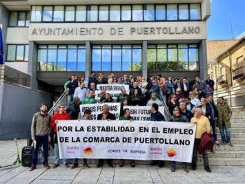 Concentración de trabajadores de Repsol Fuels y Materials en Puertollano.