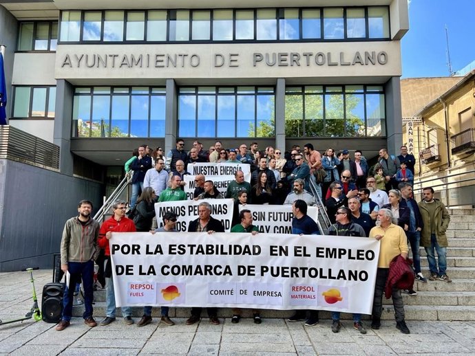 Concentración de trabajadores de Repsol Fuels y Materials en Puertollano.