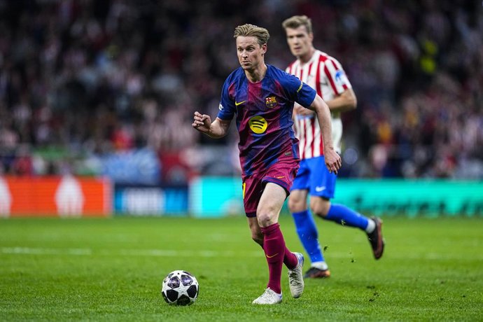 Frenkie de Jong of FC Barcelona in action during the UEFA Champions League 2025/26 Quarter-Final Second Leg match between Atletico de Madrid and FC Barcelona at Riyadh Air Metropolitano on April 14, 2026, in Madrid, Spain.