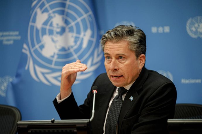 Archivo - March 12, 2025, New York, New York, USA: TOM FLETCHER, Under-Secretary-General for Humanitarian Affairs and Emergency Relief Coordinator briefs the press the new direction of aid amid times of change and reform taking place from within and globa