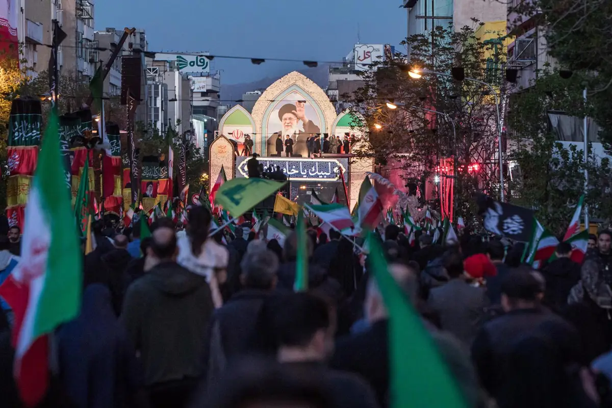 Marcha en Teherán en memoria del líder supremo iraní, el ayatolá Alí Jamenei