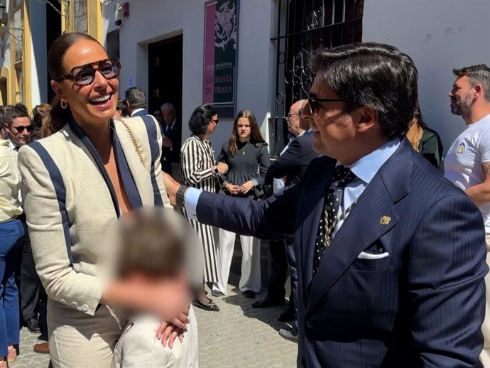 Eva González y su hijo Cayetano se encontraron por sorpresa con Fran Rivera la pasada Semana Santa en Sevilla